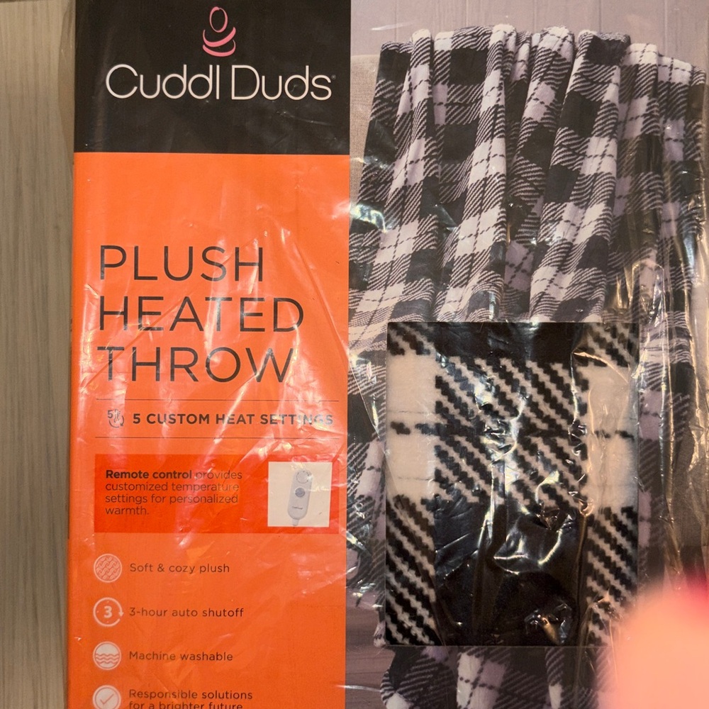 Cuddl Duds Black Buffalo Plaid Heated Sherpa Throw 50”x60”